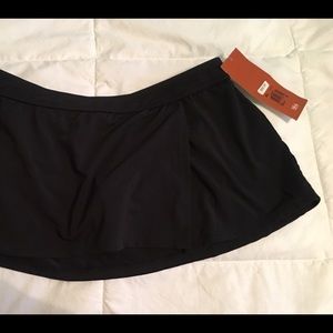 Captivating swim skirt